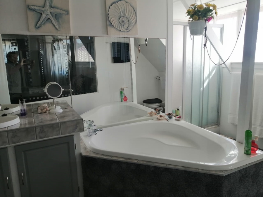 4 Bedroom Property for Sale in Christmas Rock Eastern Cape